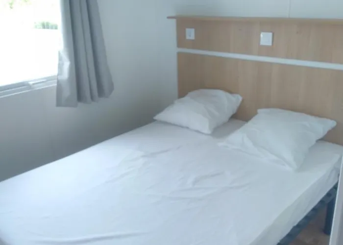 Les Voiles Camping Flocques